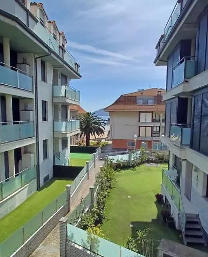 La Escollera نوخا